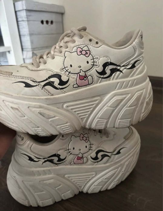 Buty Hello Kitty Bershka rozm.35