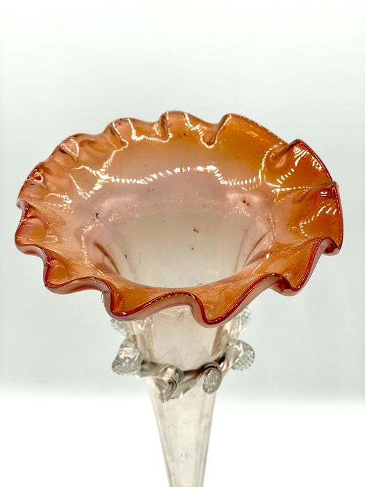 Jarra Solitário vidro Canelado Epergne Cranberry Vitoriano urânio