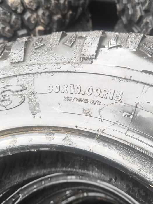 Vendo pneus 32x10r15 ou 32x10r16 ou 30x10.r15 ou 255x75r15 ou 30x10r14
