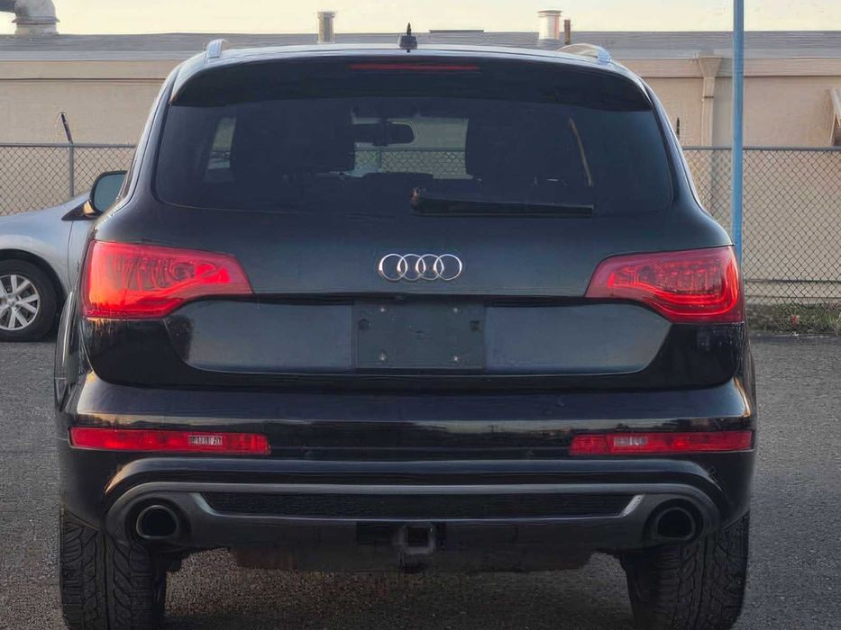 Audi Q7      2015