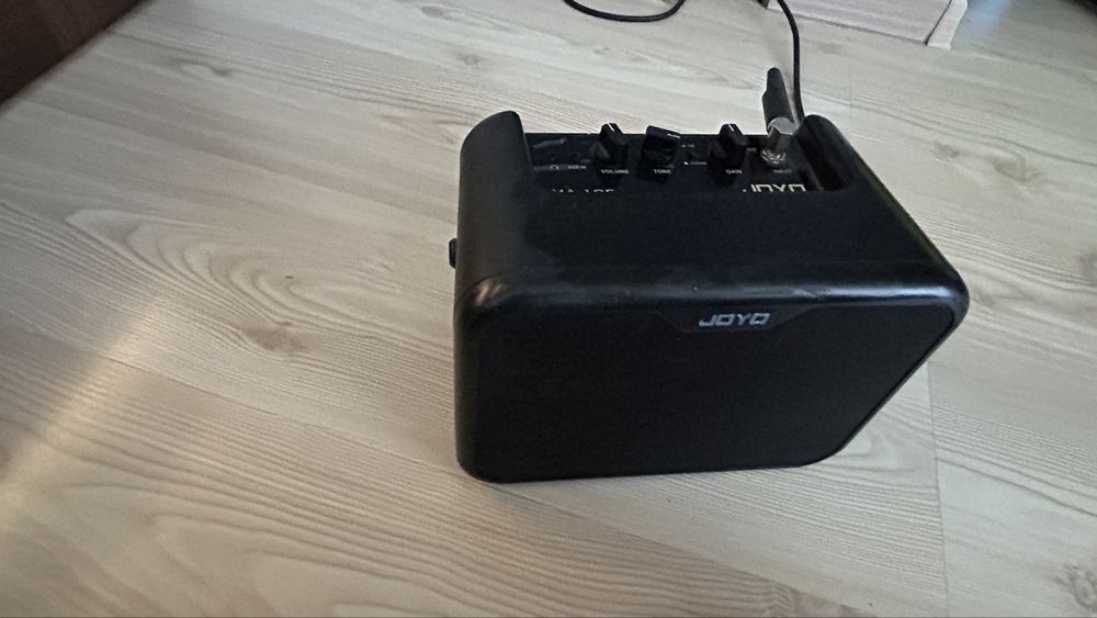 Gitara elektryczna dla początkujących Ever Play ST-2 BK + Joyo MA-10E