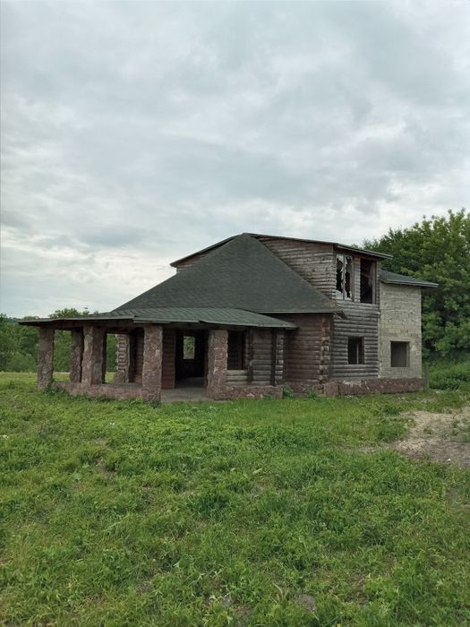 Продам двоповерхове нежитлове приміщення 340 м2 в с. Локітка