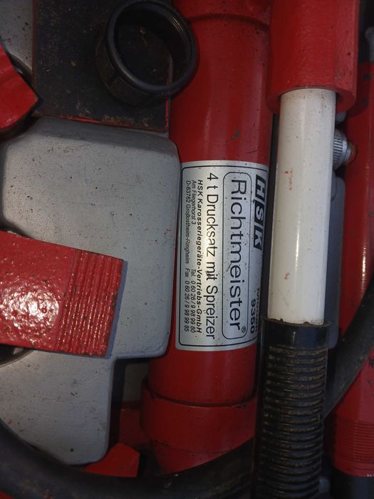 Rozpierak hydrauliczny