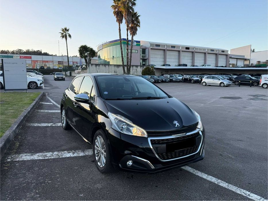 Peugeot 208 1.2 Allure 2019