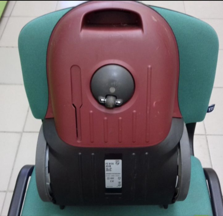 Пилосос Philips 9174 на деталі