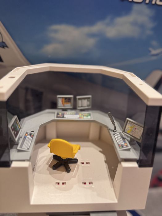 Літак Playmobil дуже великий
