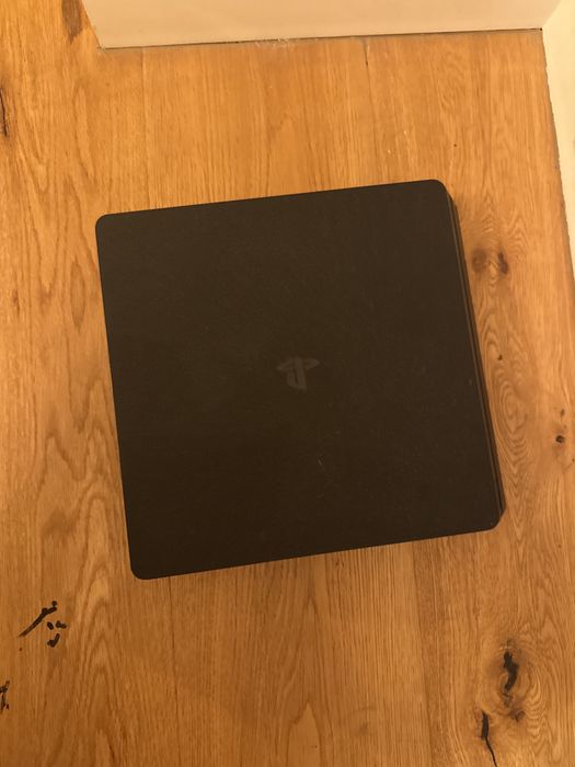 Playstation 4 slim