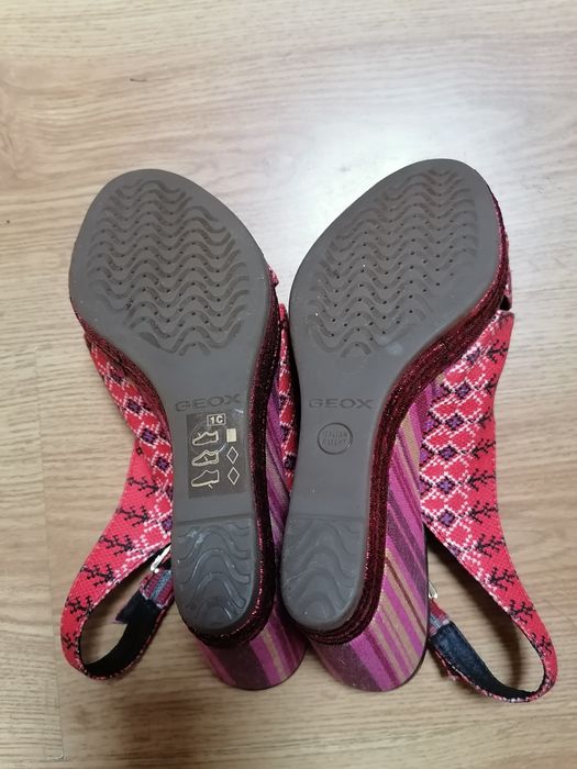 Sandały na koturnie Geox Respira 37