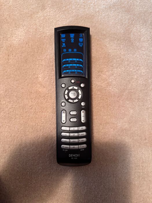 Amplituner Denon AVR-3806 z roku 2005