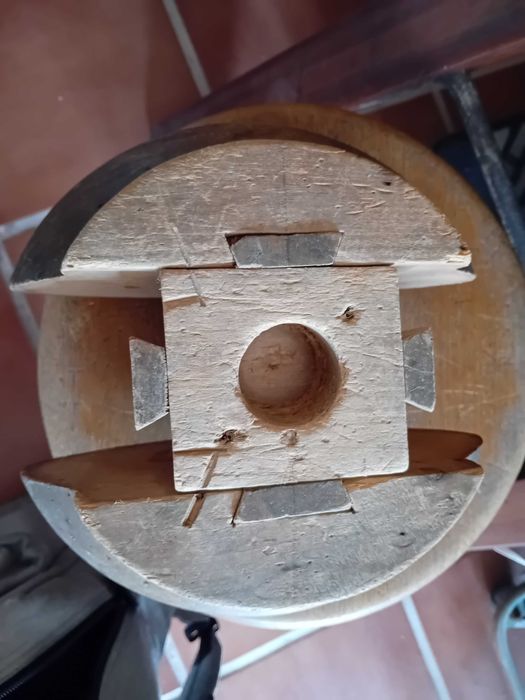 Formas / moldes de chapeus antigos em madeira