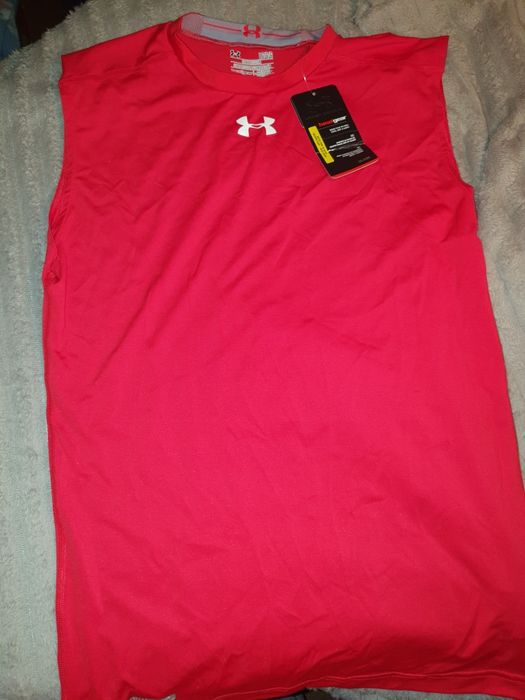 Футболка Under Armour.