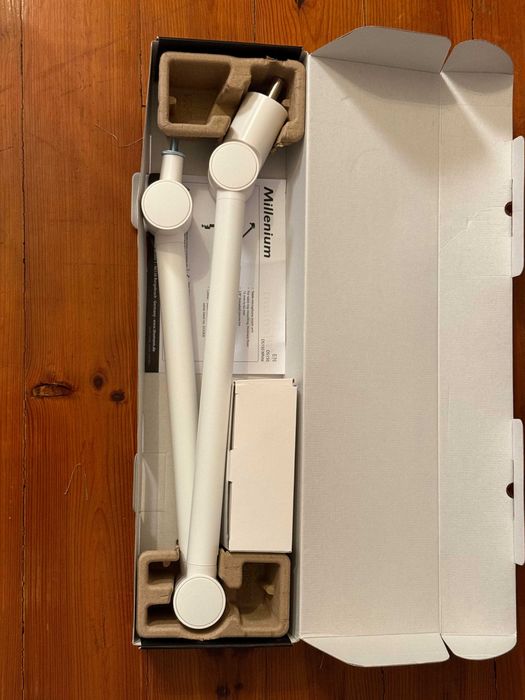 2 mic boom arms Millenium DS150 brancos
