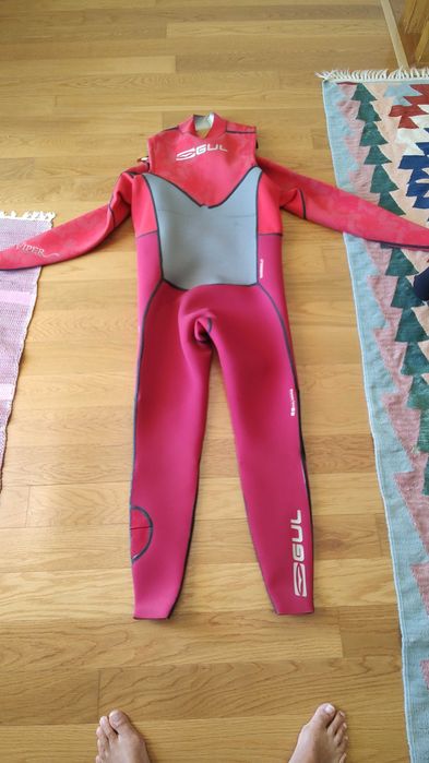 Vendem-se fatos de surf, novos e usados, XL