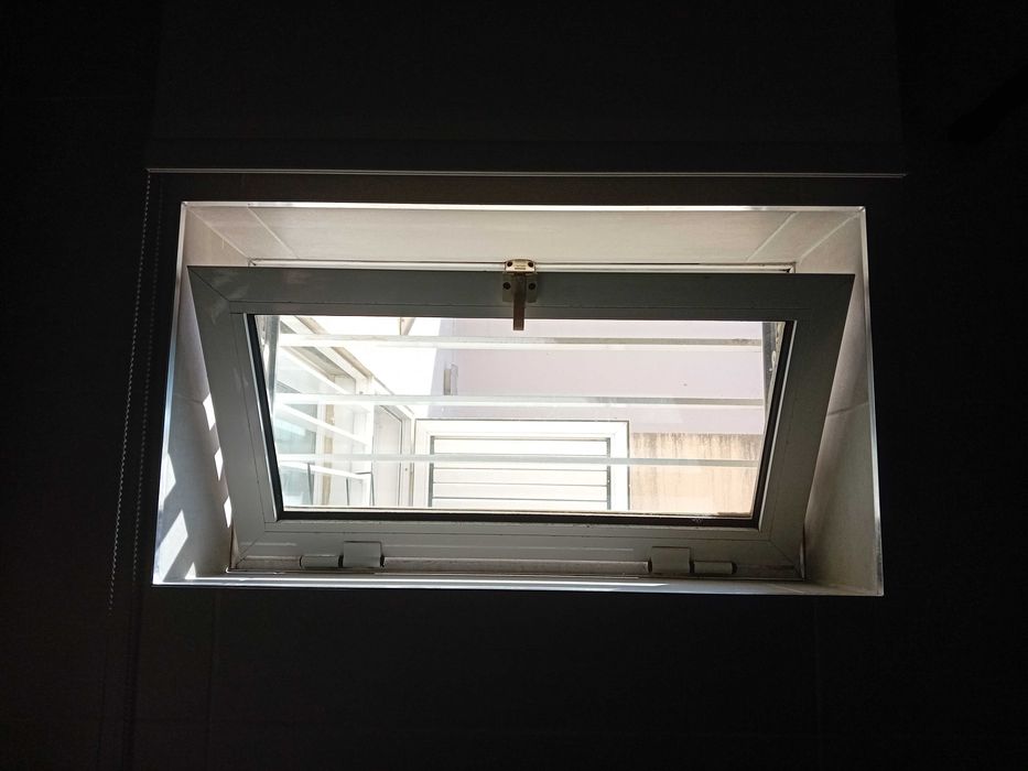 Janelas e porta caixilharia