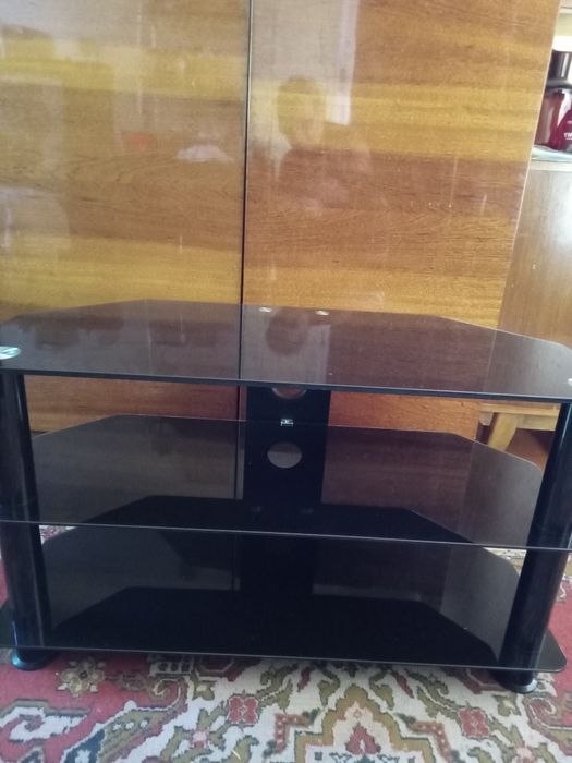 Телевизор Самсунг + стекляный столик под телевизор, 3 полки.