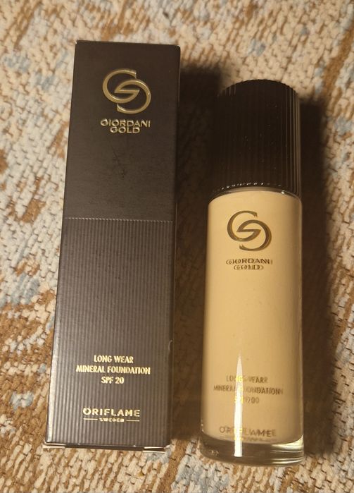 Podkład mineralny Giordani Gold