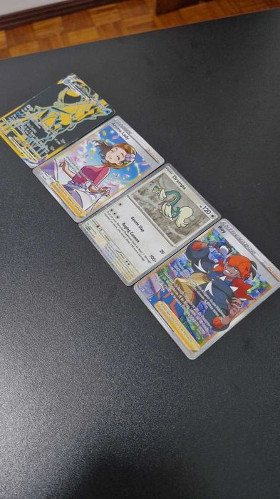 Lote Cartas Pokémon Raras – Trainers + VMAX + Promo