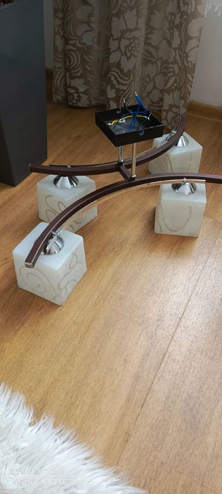 Żyrandol na 4 żarówki