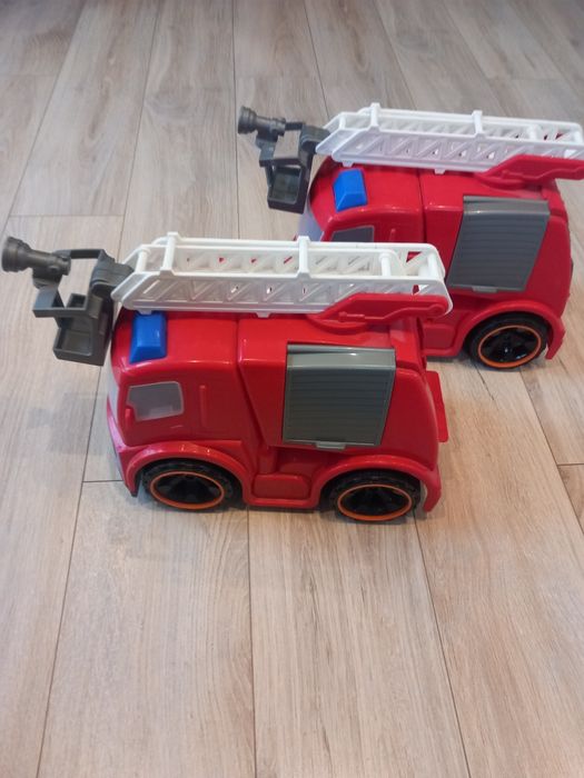 Bliźniaki wóz strażacki