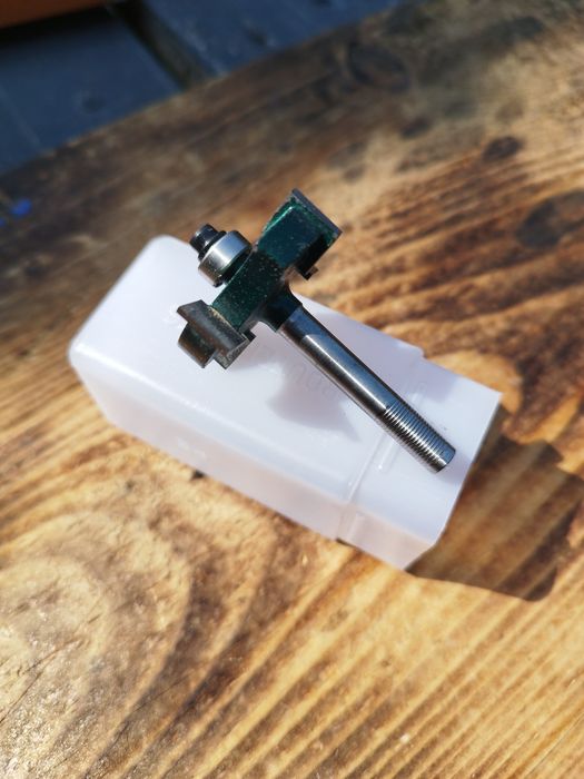 Кромкова фреза для фрезера