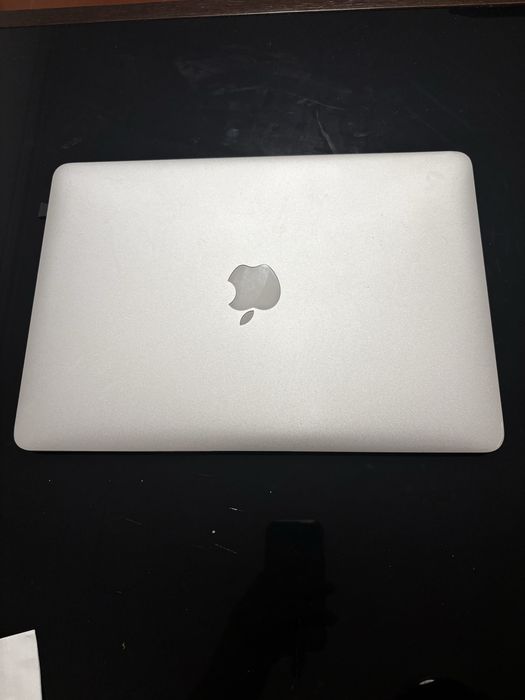 Macbook air 2017504413759902863360