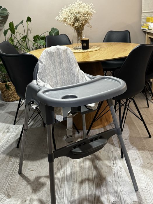 Oddam fotelik do karmienia za paczkę piekuszek rozm 5