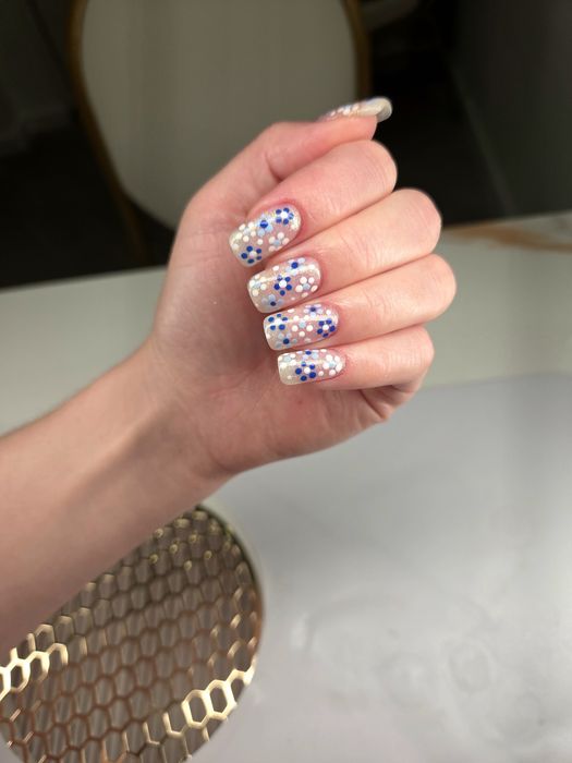 Manicure hybrydowy,  przedłużanie żelowe, stylizacja paznokci