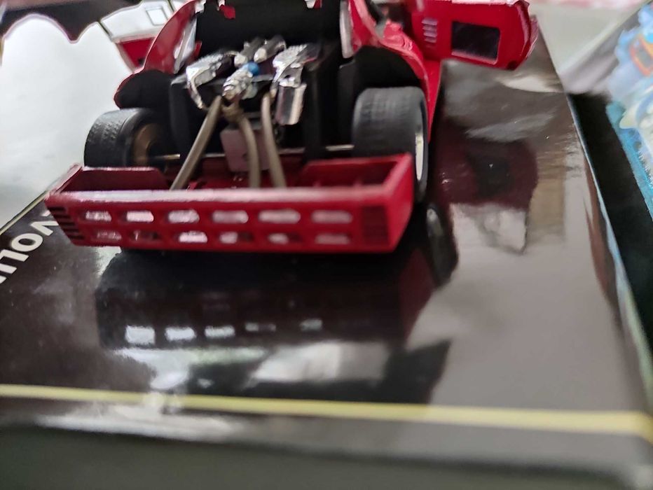 Vendo miniatura Ferrari GT0 Evolution, na escala 1:43,
Serie Legende