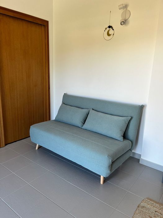 Sofá-cama de 2 lugares com sobrecolchão