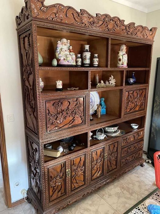 Móvel de sala oriental em madeira