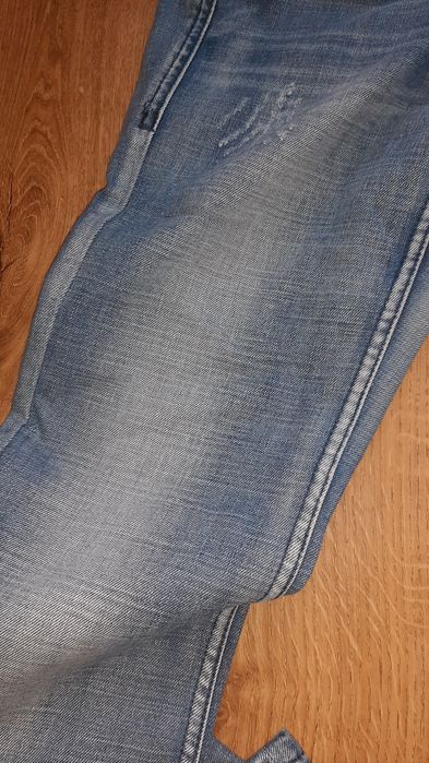 Dżinsy dzwony jeansy River Island