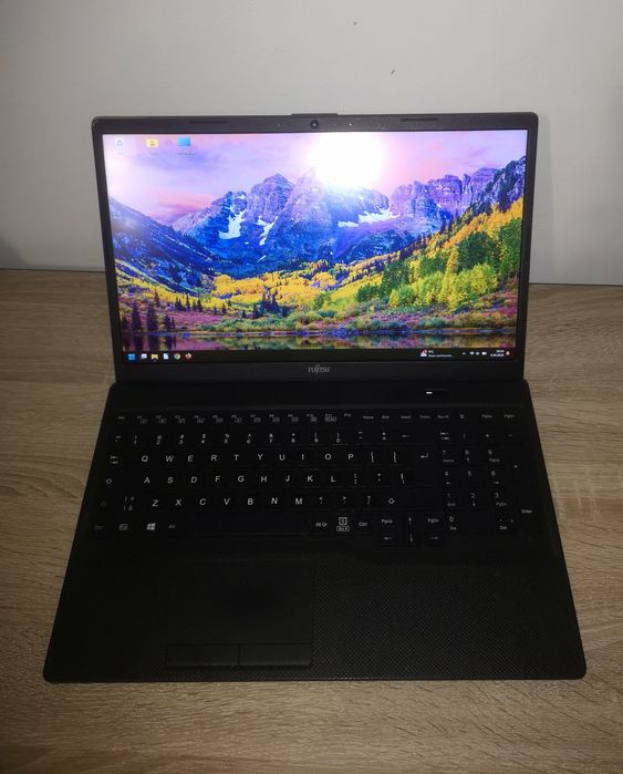 Laptop Fujitsu Lifebook A3510, Intel i5 10 gen, Windows 11, 16gb ram, ssd