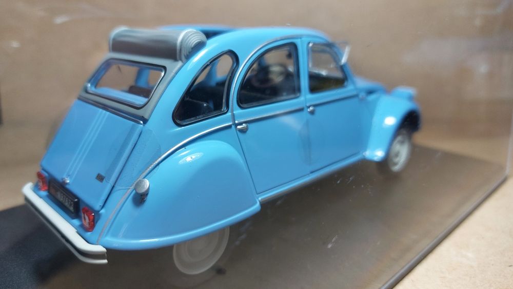 Citroen 2 CV 4 (1976) 1:24