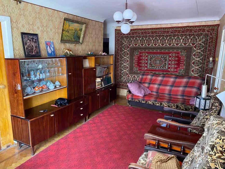 Продам 3-и кімнатну квартиру район Ковалівського парку.