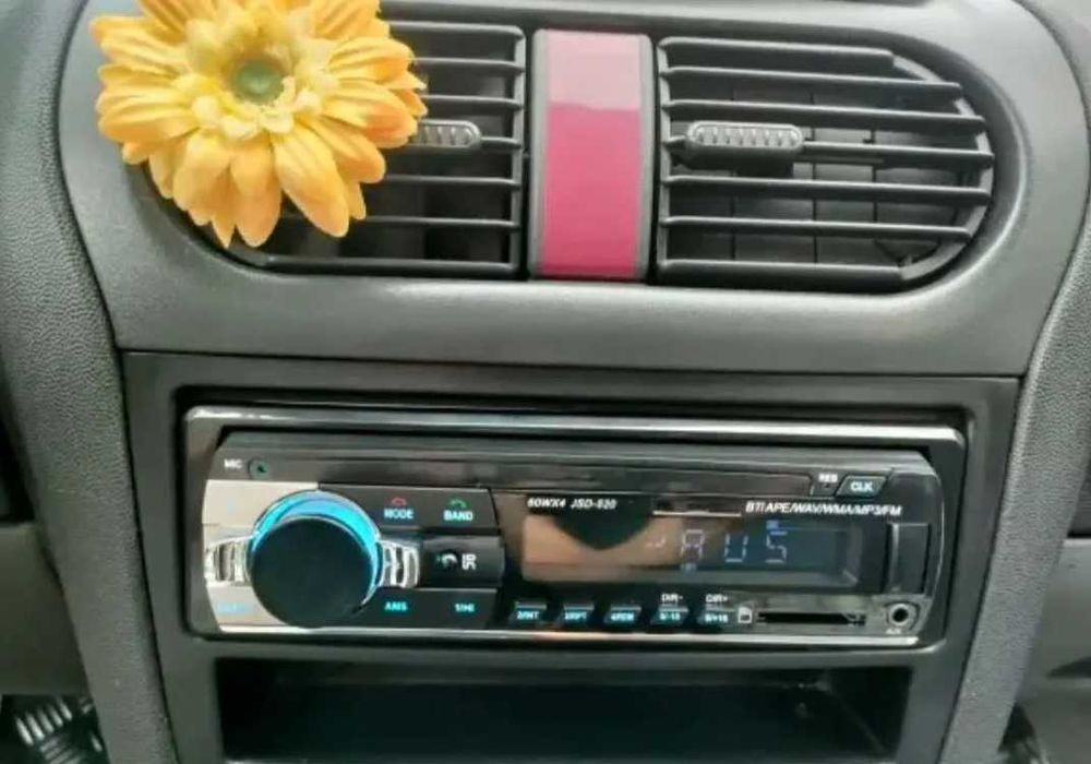 Блютус автомагнитола стандартная с пультом usb microsd универсальная