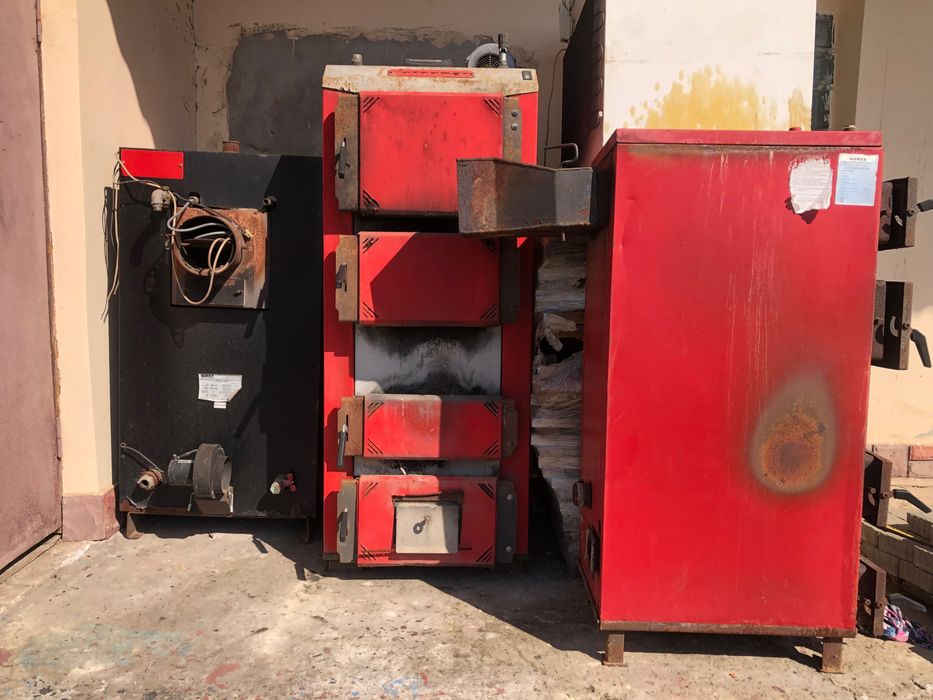 Продаються (твердопаливні котли)