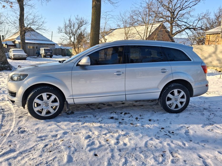 Продам Audi Q7 Quattro(без вкладень)