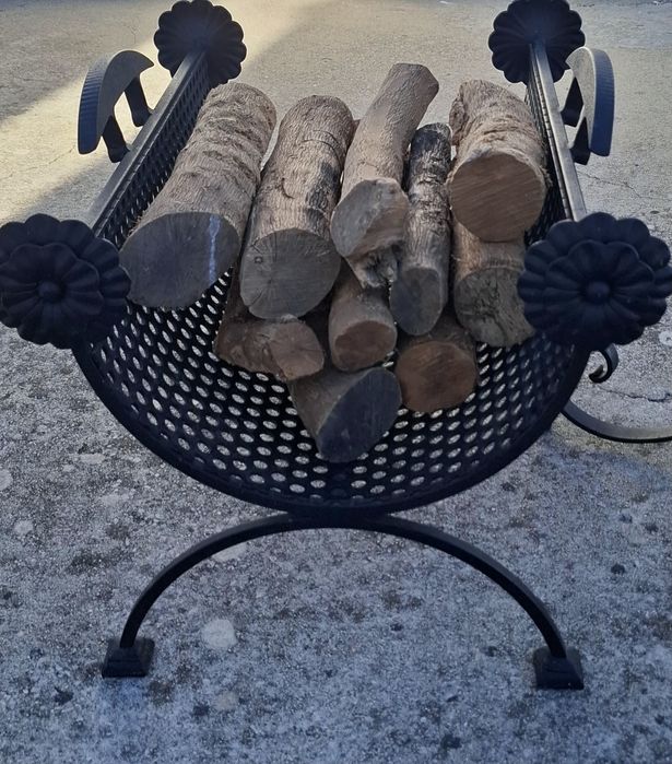 Suporte para atanas e suporte de lenha