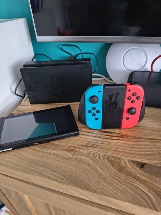 Nintendo  Switch