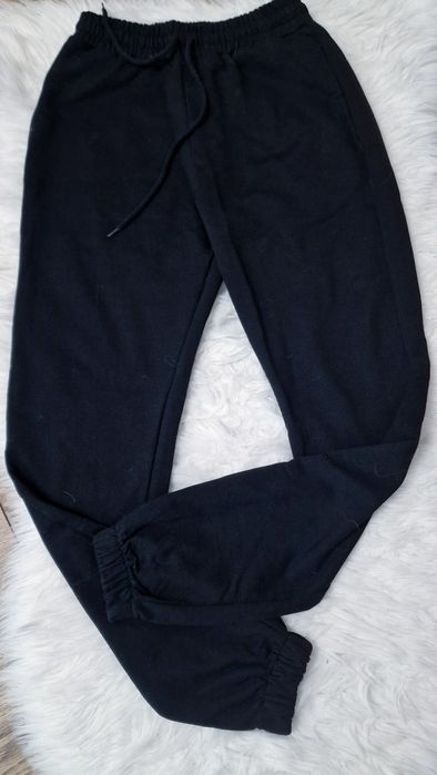 Spodnie dresy" Trendyol".