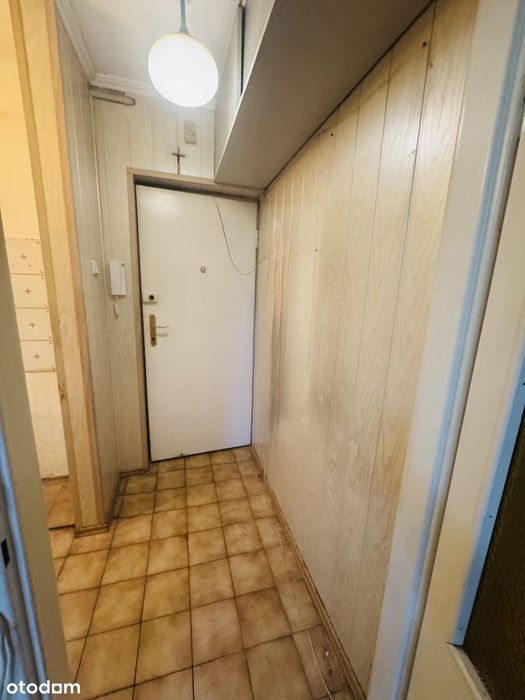 OSIEDLE PIASTOWSKIE ! Do remontu , kawalerka z balkonem , zielono
