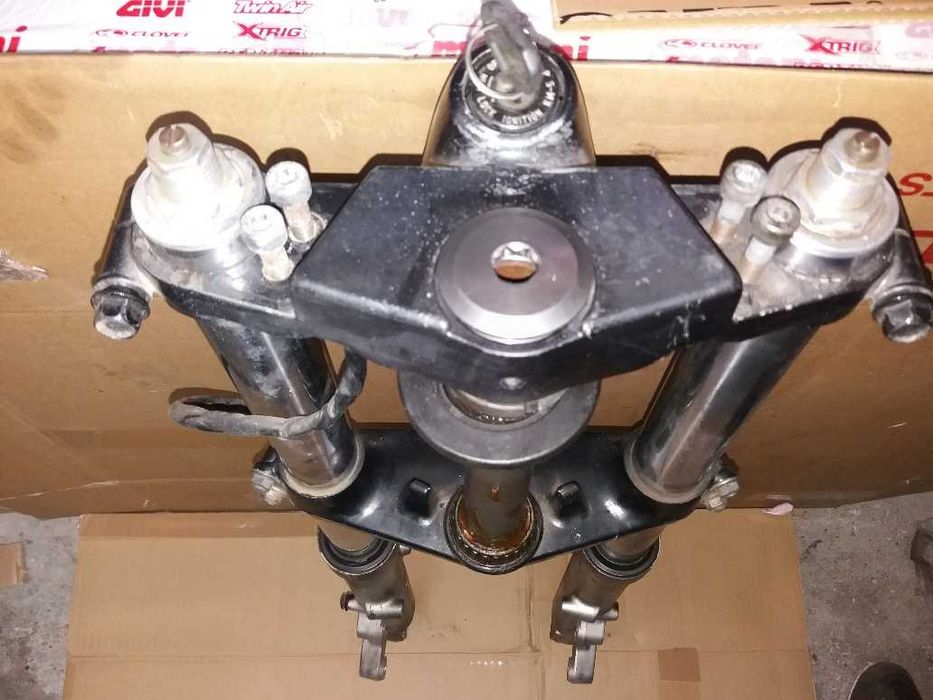 Suspensão da frente Kawasaki ZZR1100