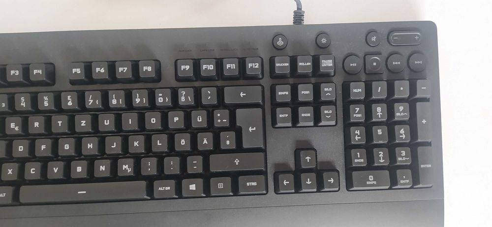Logitech G213 klawiatura gamingowa oświetlenie RGB QWERTZ