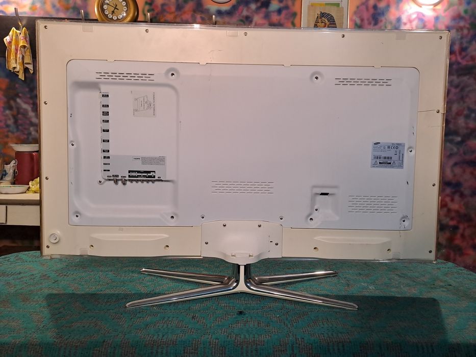 Samsung   UE 50ES6710S     50  дюймов