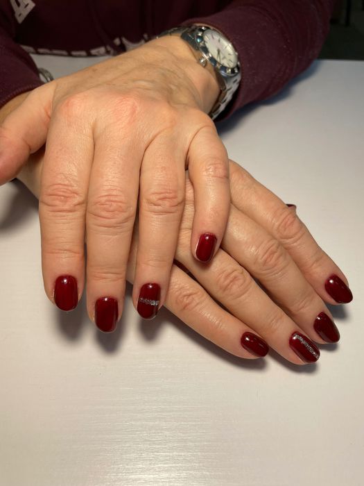 Мастер маникюра на Бабурке