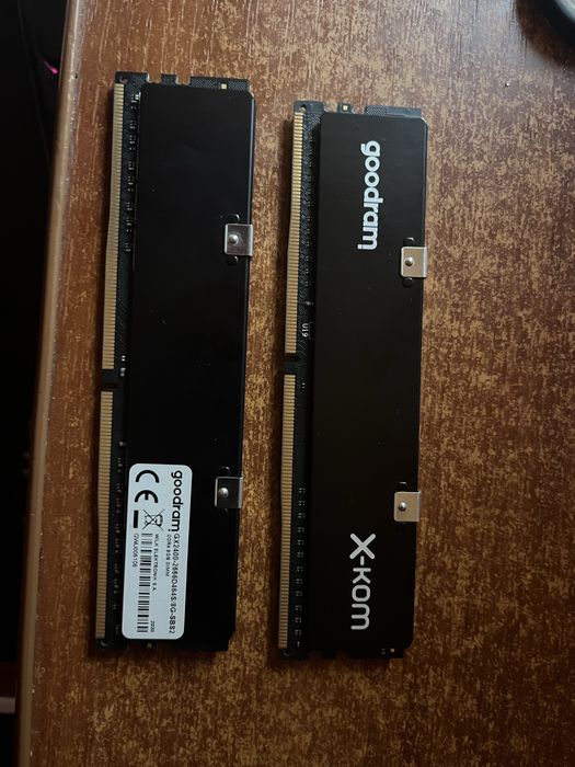 Pamięć RAM DDR4 2x8GB