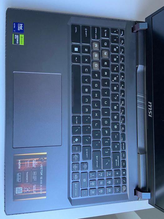 MSI Vector 16 HX AI 16" 240Hz/Ultra 7 255HX/RAM16GB/Dysk SSD 1TB/RTX5070Ti 12GB/Win11