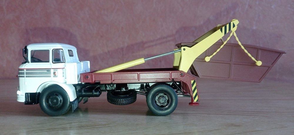 PRAGA    Skoda.   Модель МАсштаб  1:43