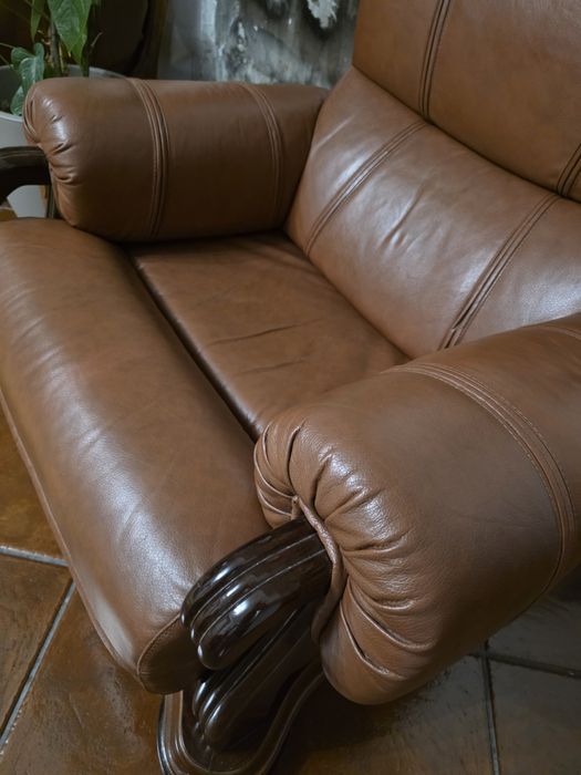 Sofas em pele - 1 sofa 3 lugares + 2 individuais