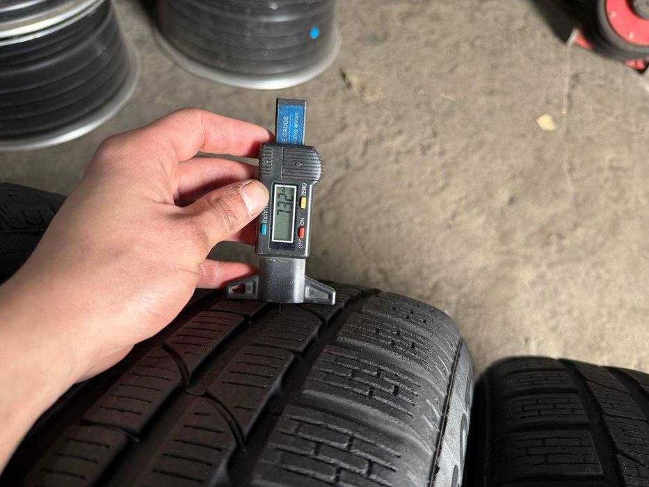 Шини зима 235/50/R19 Pirelli Sottozero Winter 210